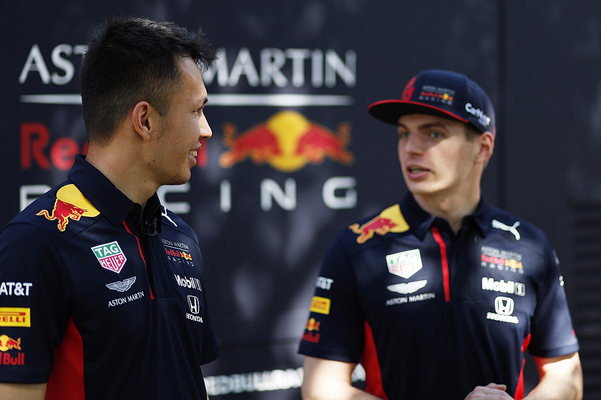 Albon over F1-rijstijl Verstappen: Alsof gevoeligheid op maximaal staat