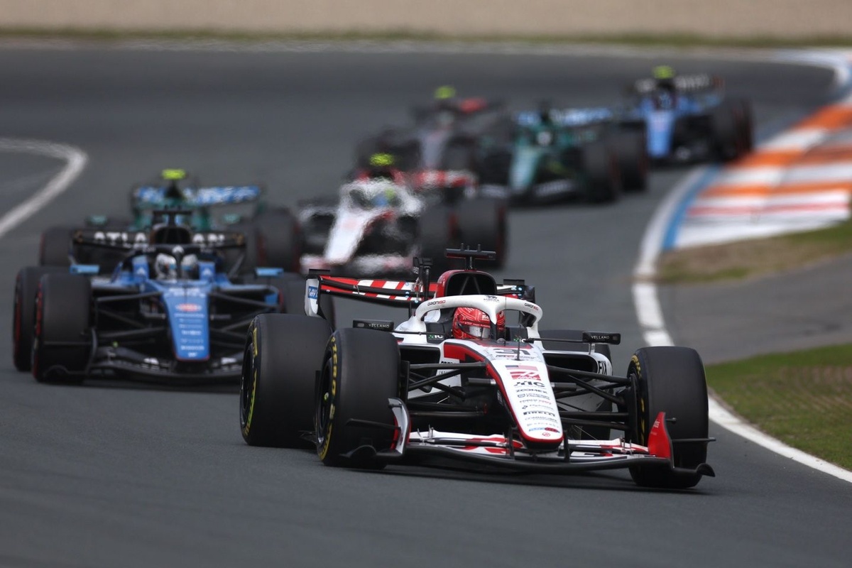 Esteban Ocon verdedigt controversiële inhaalactie op Alex Albon en bekritiseert F1-regel