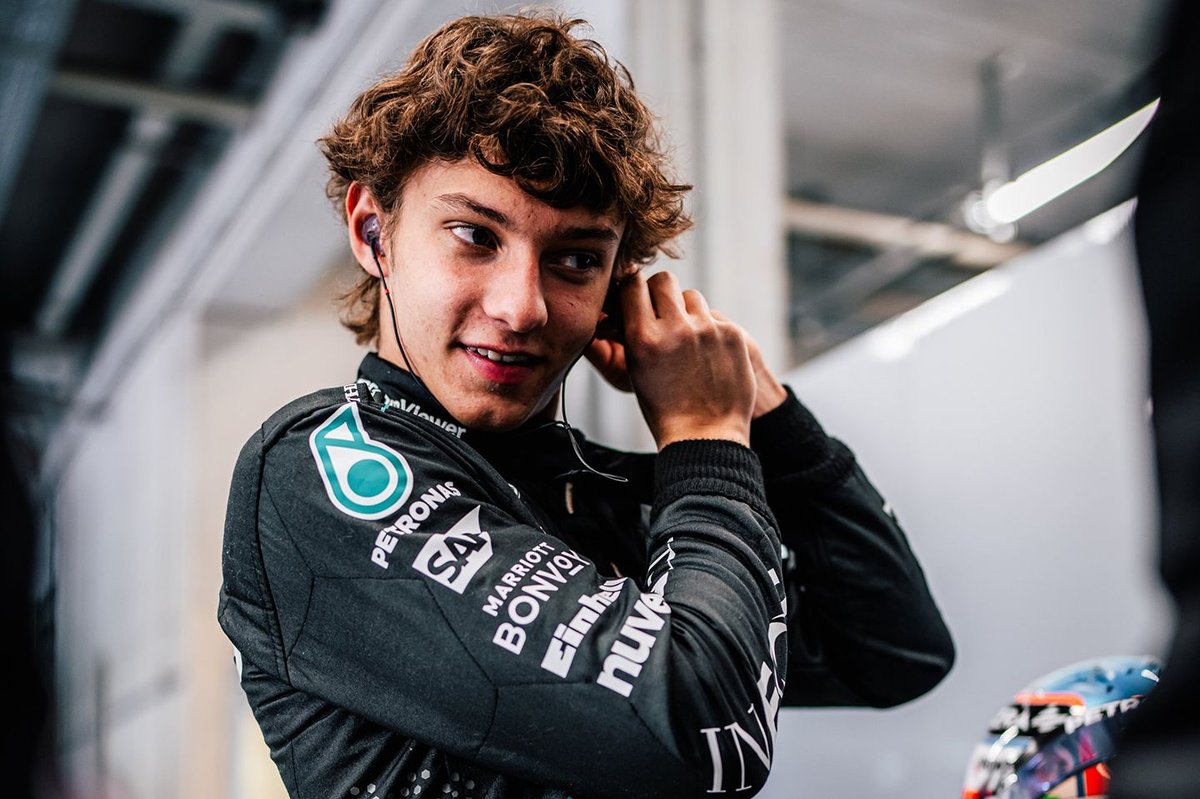 Mercedes-toptalent Antonelli maakt eerste Formule 1-meters