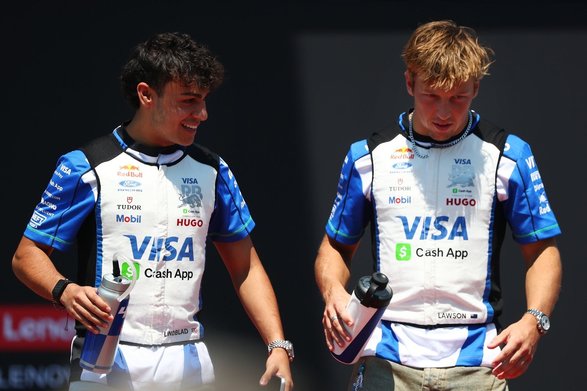 Racing Bulls-duo vocht hard op Spa en vloog daarna samen met EasyJet naar huis