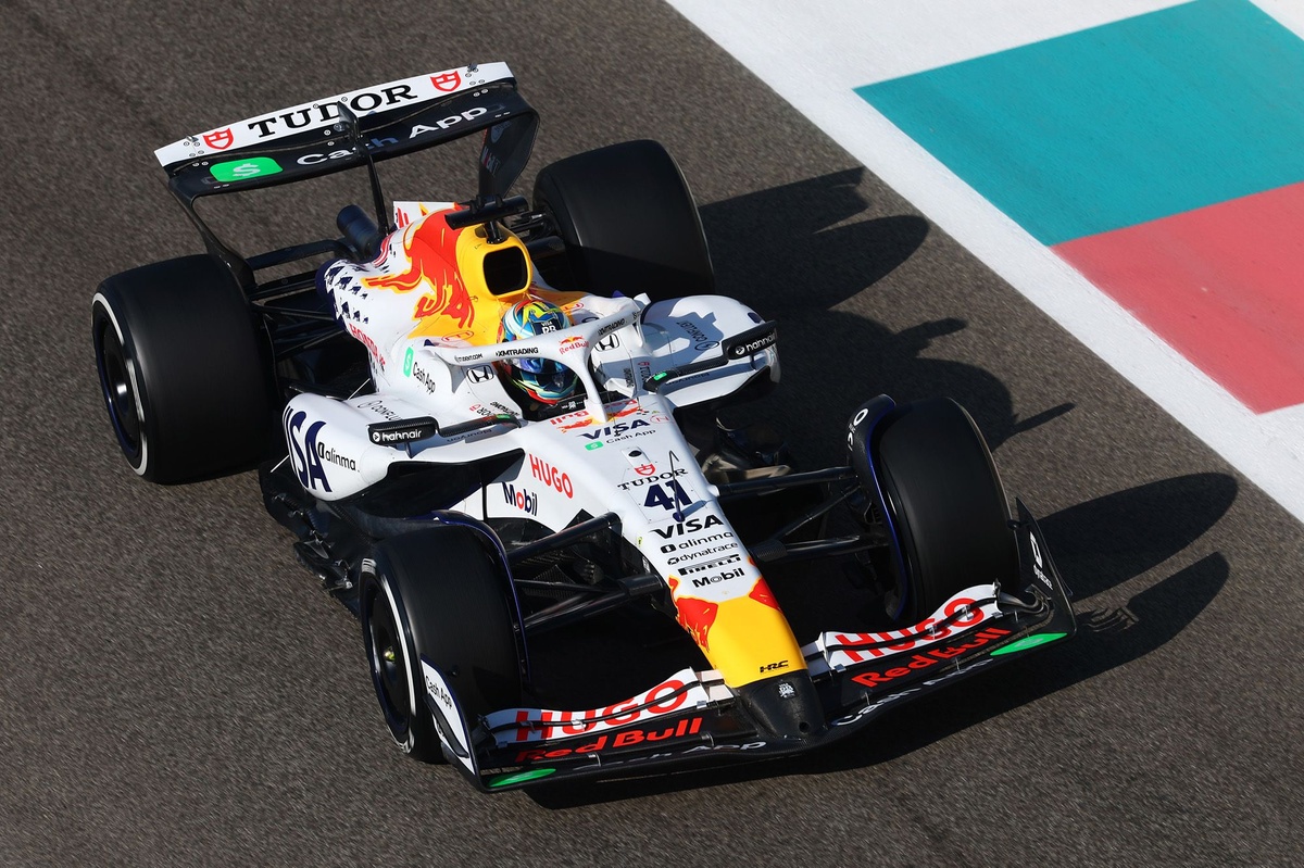 Rowland richtte eigen kartteam op voor Lindblad: “Ik geloof in hem”