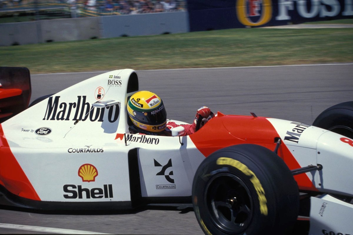 Vettel komt met eerbetoon aan Senna: Demo in McLaren tijdens F1-weekend Imola
