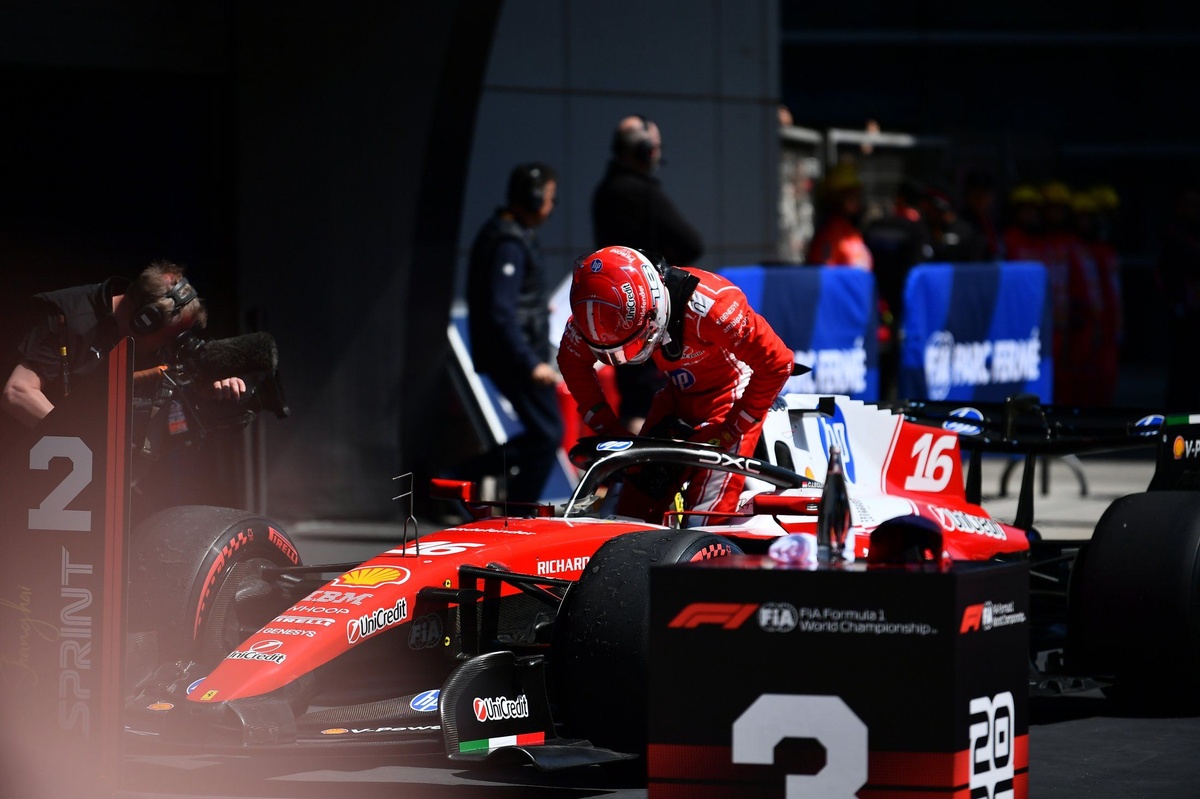 Hoe 'heel angstig moment' Leclerc kans op F1-sprintzege China kostte