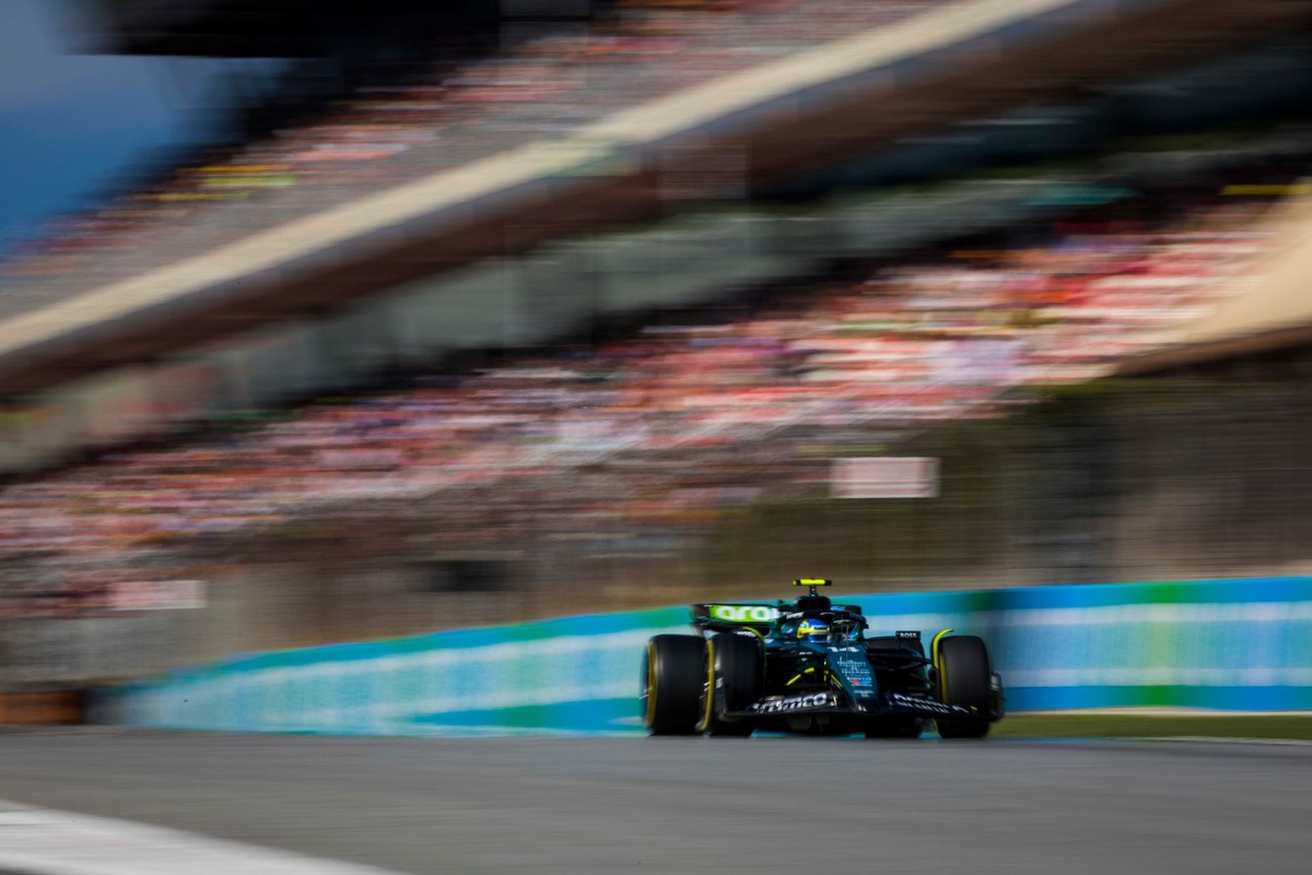 Alonso start F1-race Imola vanuit de pitstraat