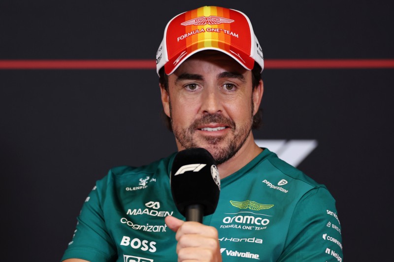 Alonso hint op afscheid Formule 1: mogelijk laatste race in Barcelona