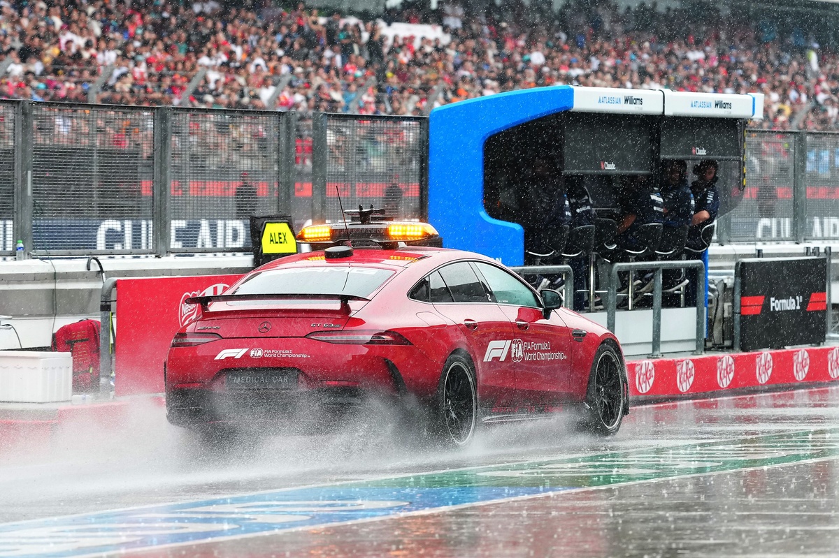 Chaos bij F1-GP van Bahrein in Maleisië na autoproblemen: rode vlag