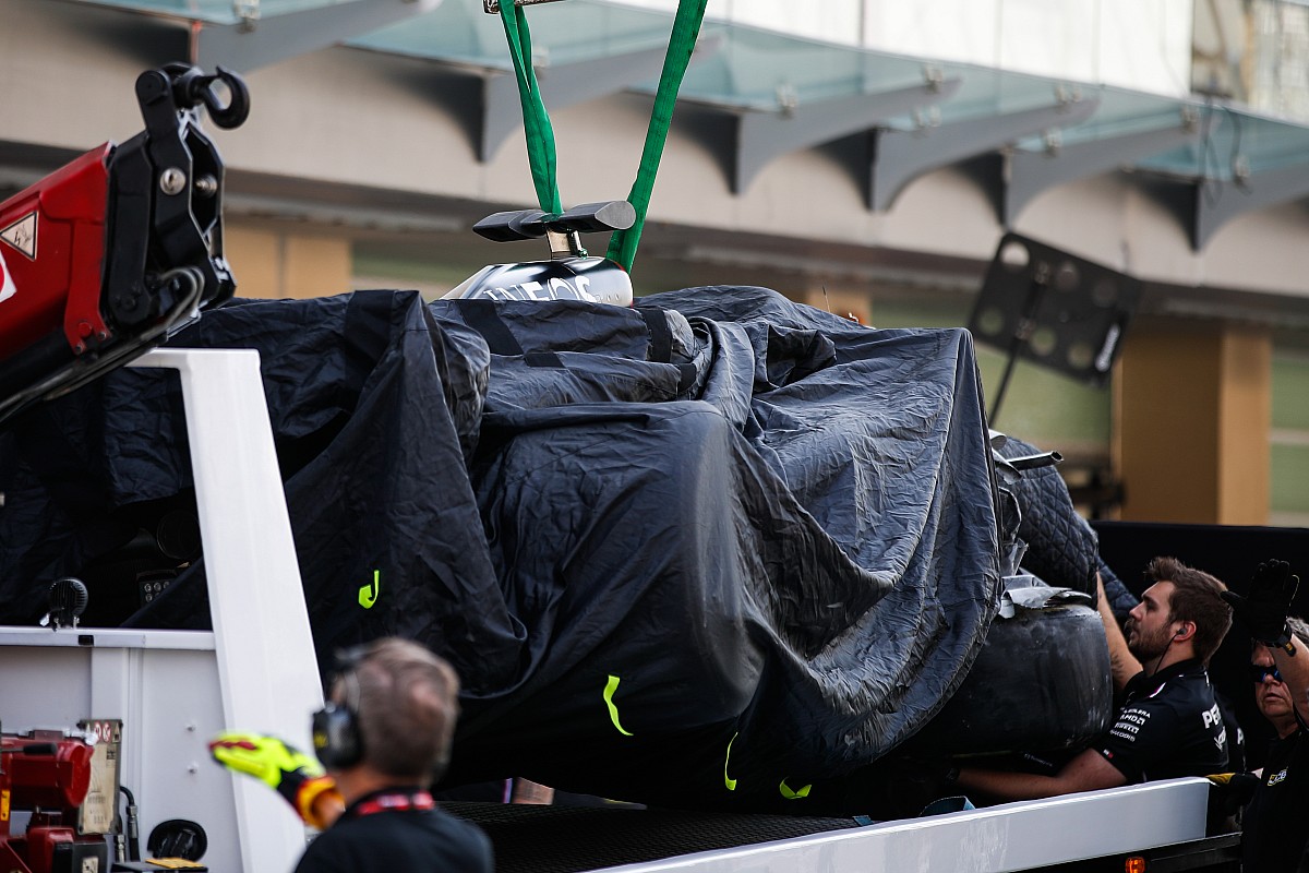 Waarom Verstappen niets heeft gemist, het verhaal achter crash Russell in F1-test