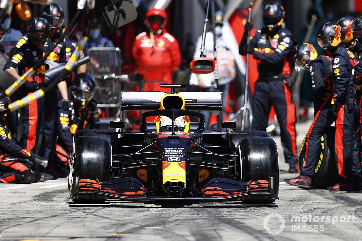 Verstappen Reed snelste ronde met kapotte voorvleugel