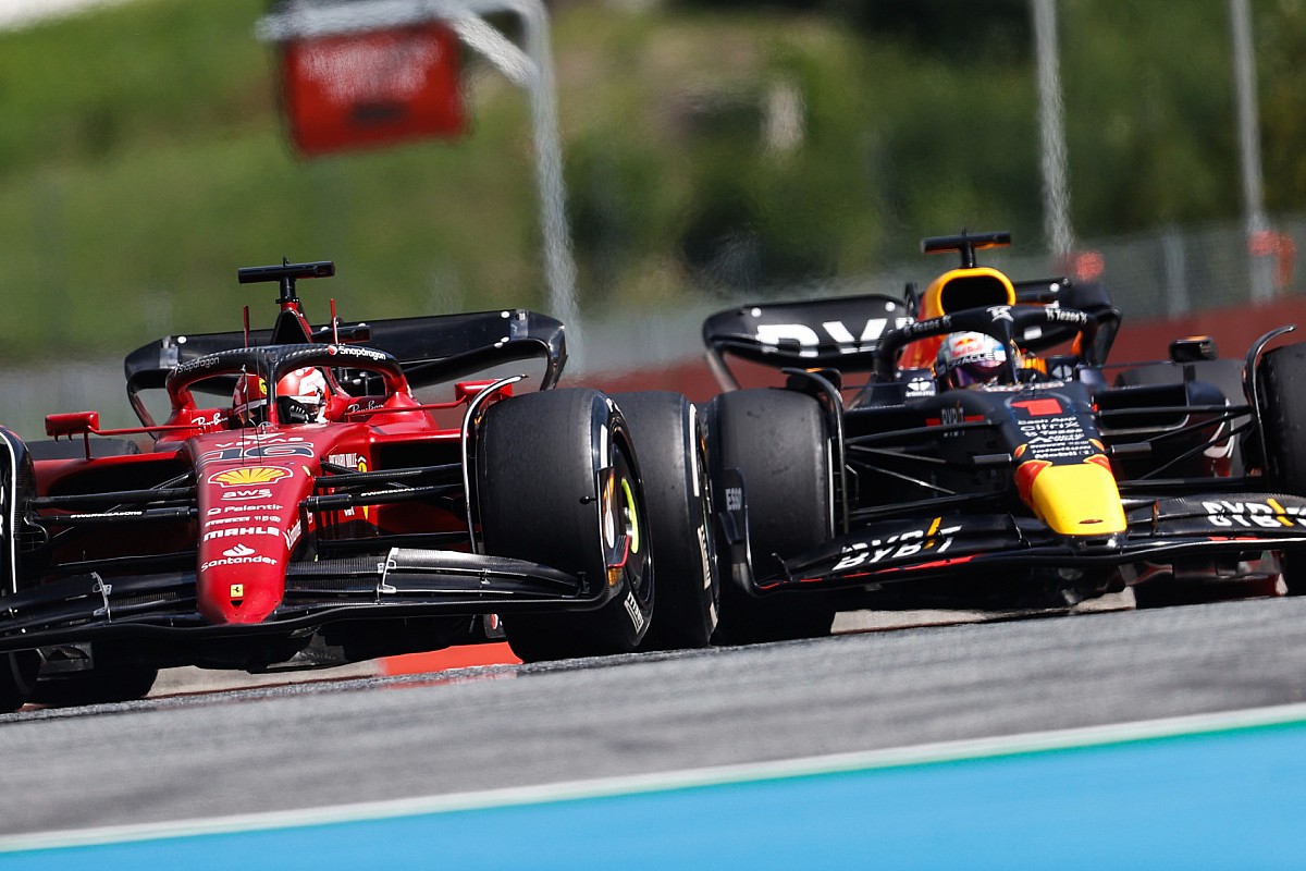 VIDEO: De mooiste F1-duels tussen Max Verstappen en Charles Leclerc in 2022