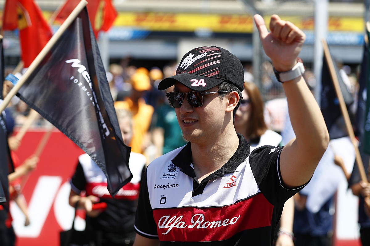 Zhou schrok van meedogenloze kritiek voor F1-debuut: “Deed pijn”