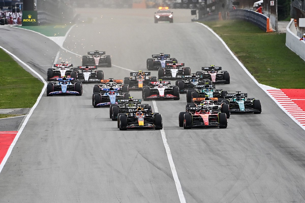 Verstappen negeert teamorder, Marko neemt Nederlander niets kwalijk