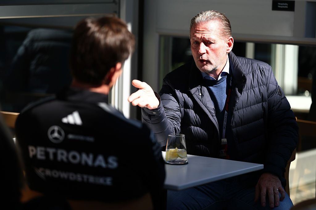 Red Bull F1-teambaas bagatelliseert gesprek tussen Jos Verstappen en Toto Wolff