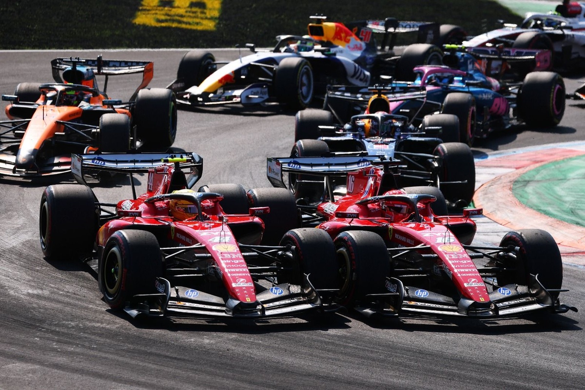 Lewis Hamilton vindt dat Ferrari hem ‘te laat’ steunt in F1-titelstrijd