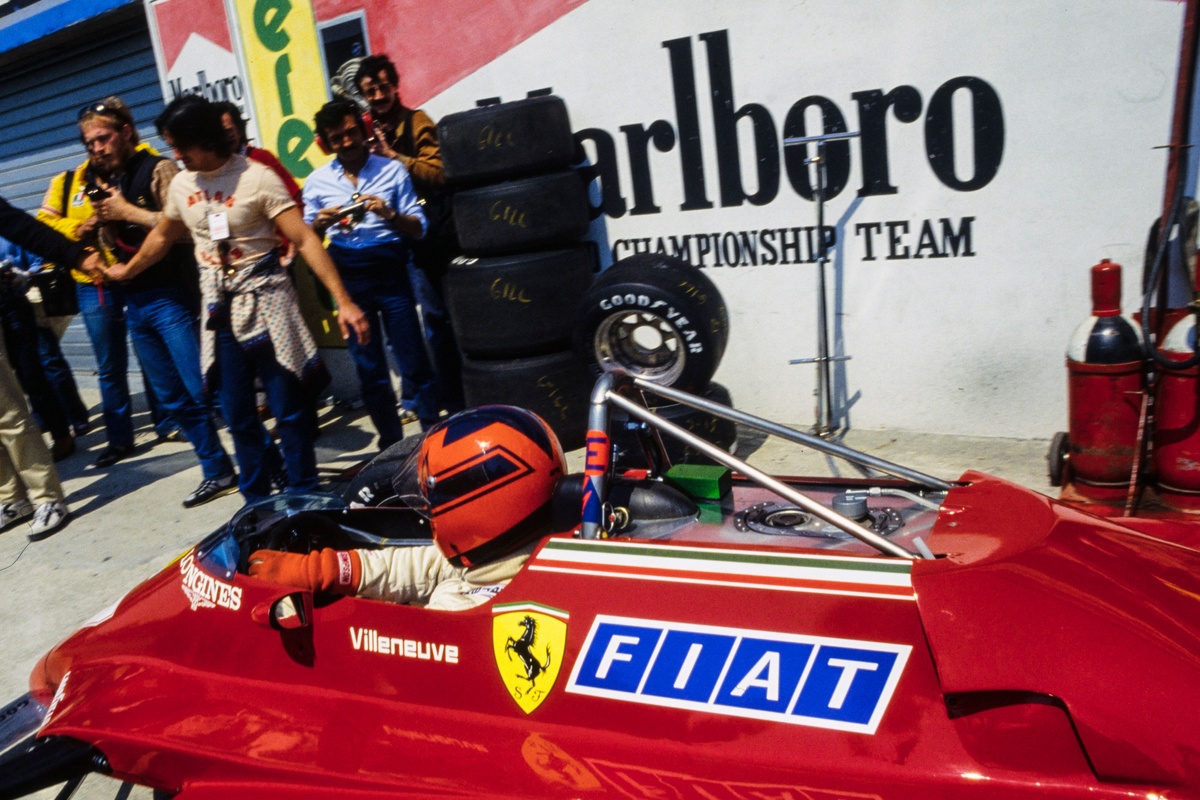Iconische helm Gilles Villeneuve brengt recordbedrag op bij veiling