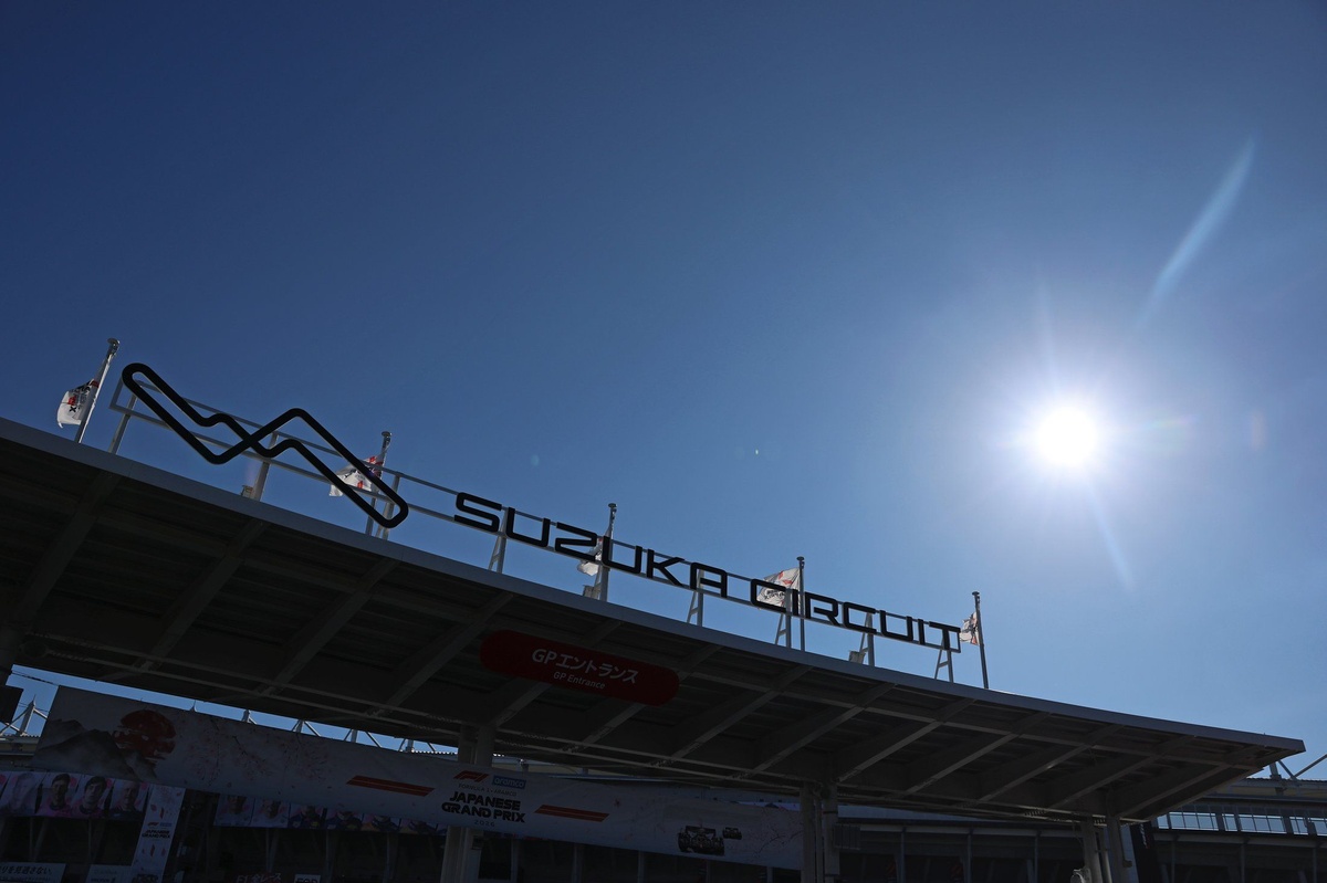 Start F1 GP Japan uitgesteld na zware crash in Porsche Carrera Cup