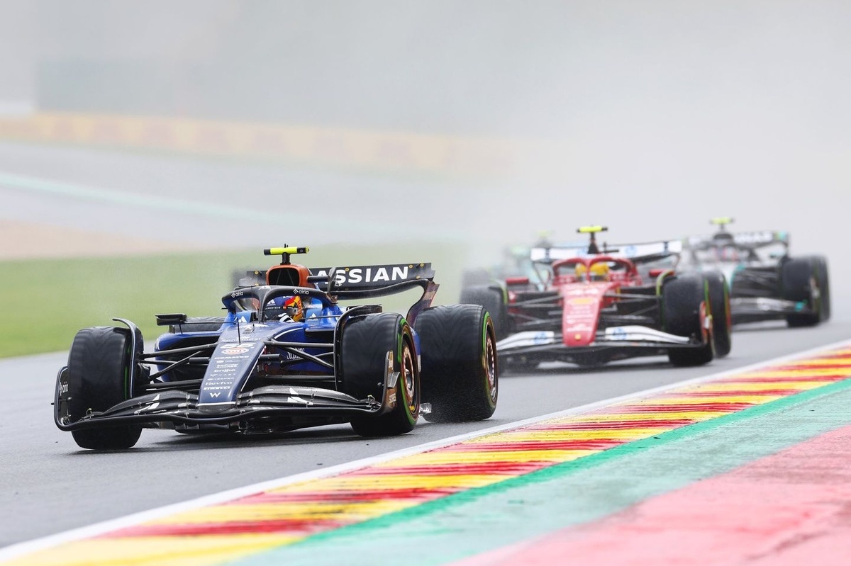 Sainz staat achter beslissing om start uit te stellen: 