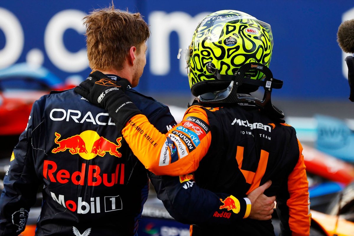 Max Verstappen rijdt onbedreigd naar de overwinning in GP Spanje