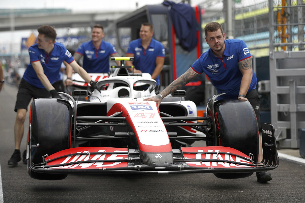 'Strijd om tweede Haas-zitje gaat tussen Schumacher en Hülkenberg'