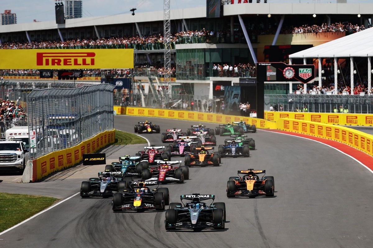 De startopstelling voor F1 Grand Prix van Emilia-Romagna op Imola