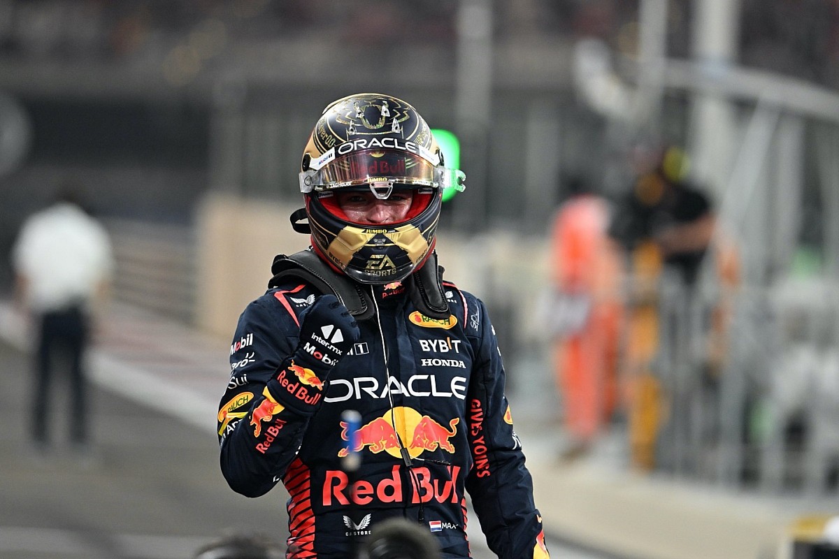 Max Verstappen ook in Abu Dhabi ongenaakbaar: 