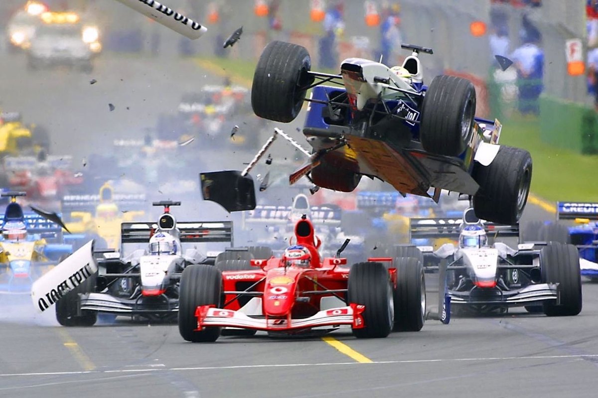F1-openingsraces: 2002 - Lokale debutant blijft koel in totale chaos