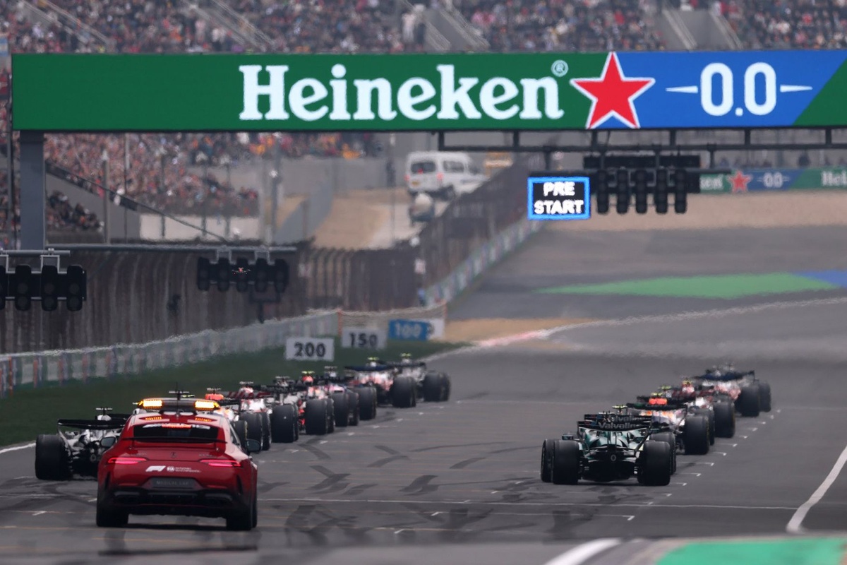 F1-prestartprocedure blijft, al ziet FIA het niet langer als veiligheidskwestie