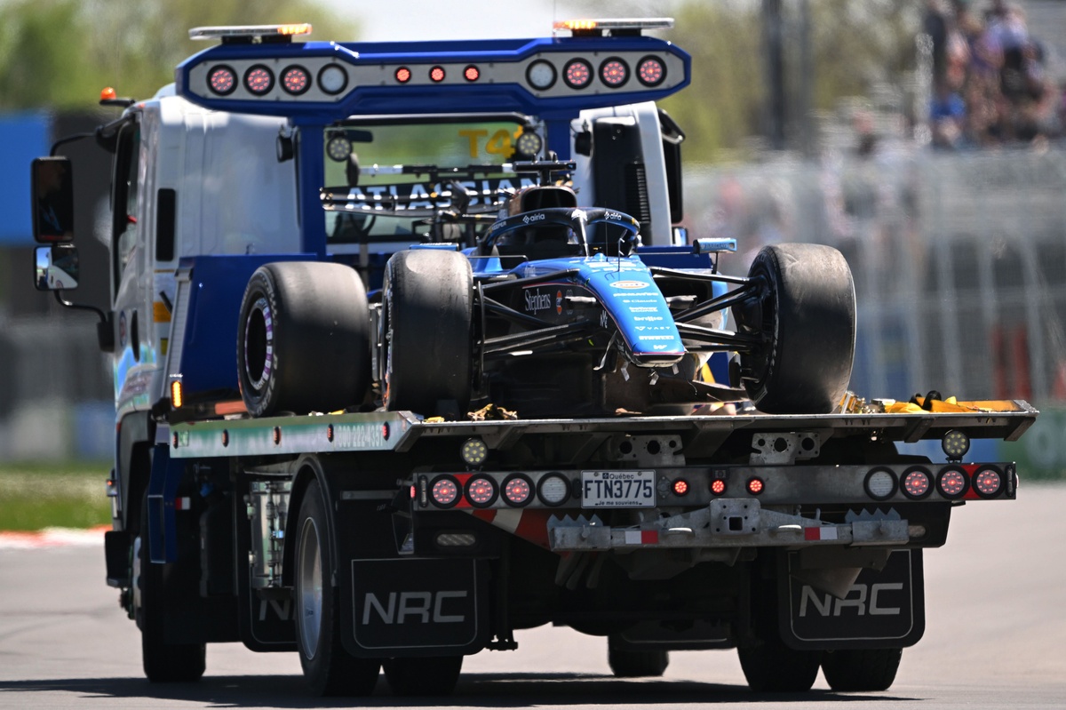 Albon raakt bosmarmot in enige vrije training Canada: auto total loss? 