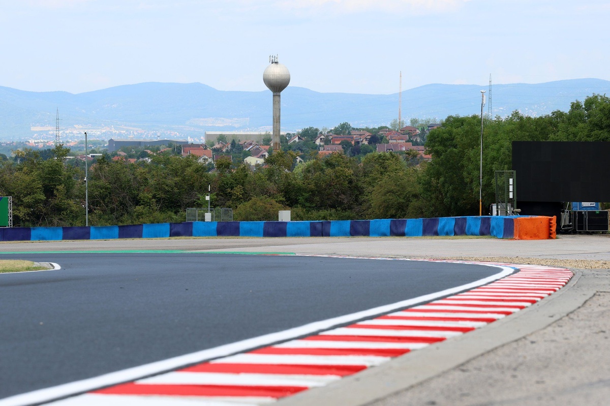 Hungaroring geeft alle bochten officieel een naam en eert F1-legendes bij 40-jarig jubileum